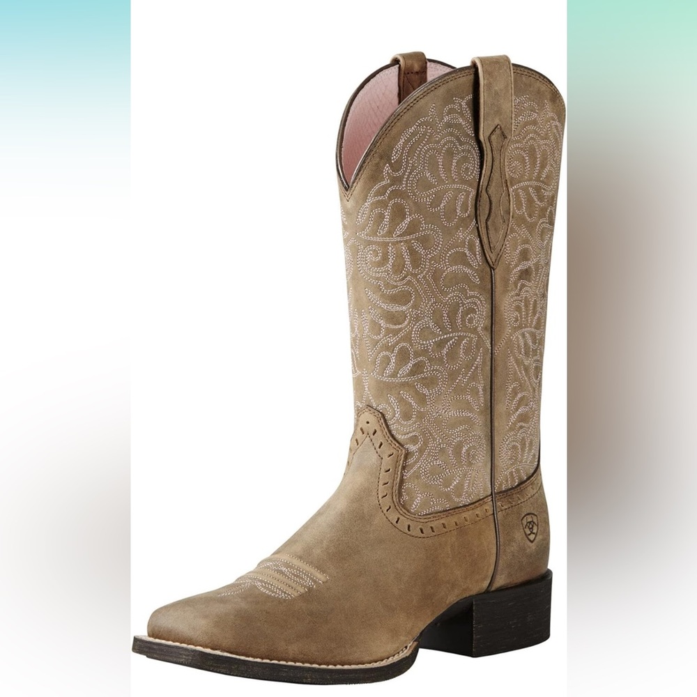 Ariat women boots size 9 BRAND NEW never worn!!!